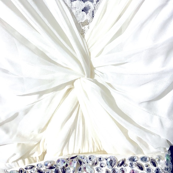 WEDDING / RECEPTION OFF WHITE DRESS - Picture 5 of 12